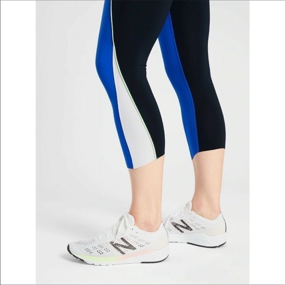 ATHLETA Velocity Colorblock Stash Pocket Capri - Picture 6 of 14